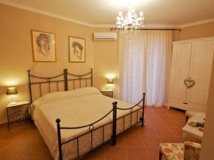 Apartamentul şi Vila Toscana