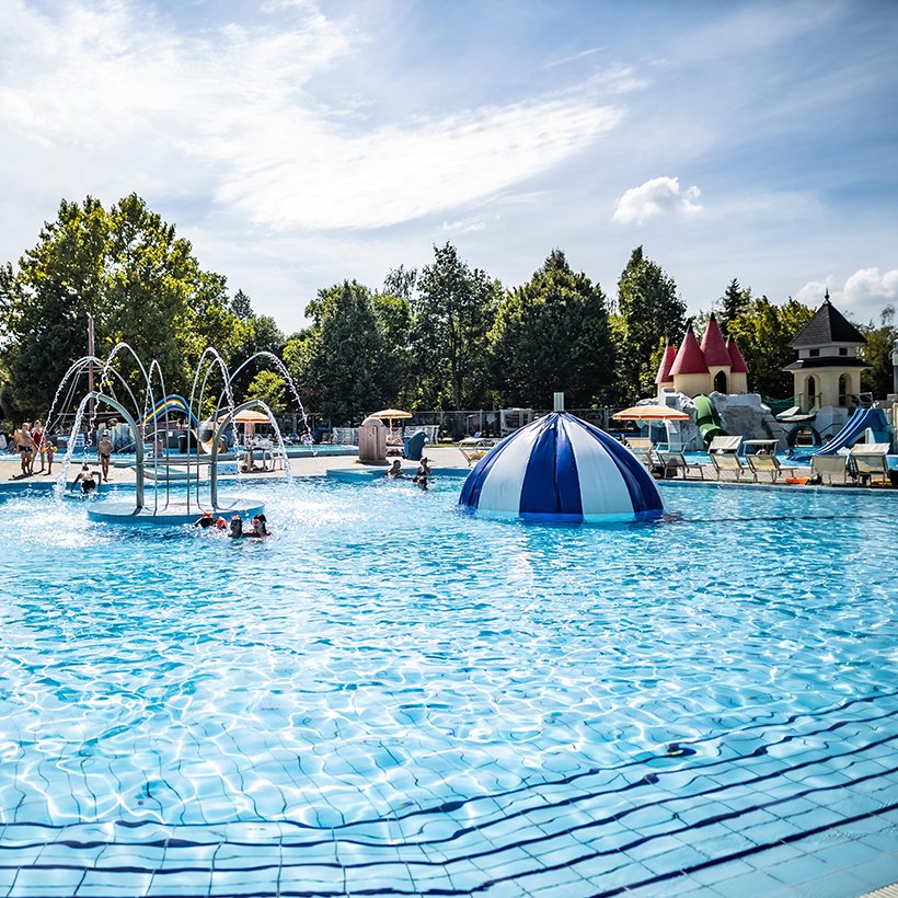 Aquapark élménymedence