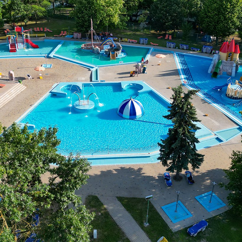 Aquapark gyermek- és élménymedence zóna