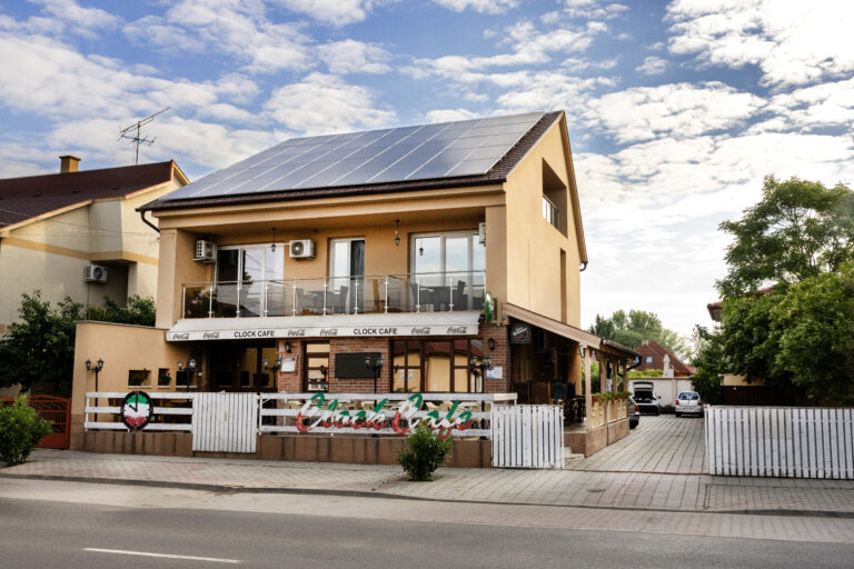 Піцерія Clock Cafe