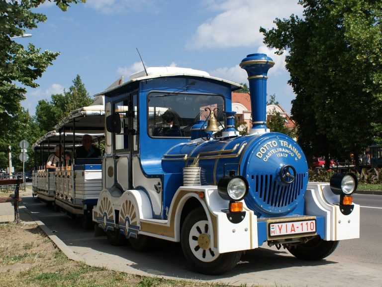 Városnézés nosztalgiavonattal