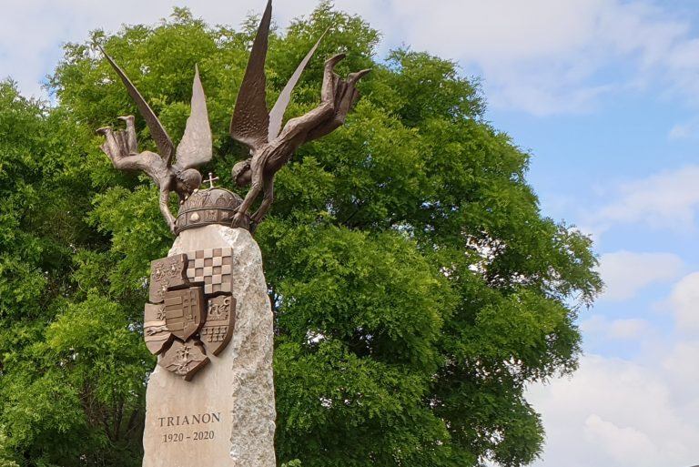Séta a Trianon emlékműhöz Hajdúszoboszlón